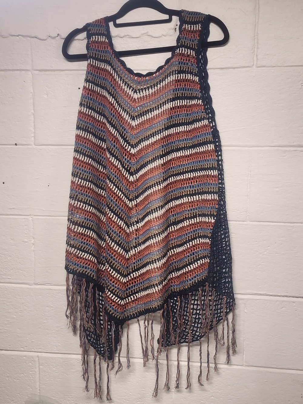 Crochet Open-Front Vest with Fringe in Navy, Rust, Cream - Picture 4 of 4